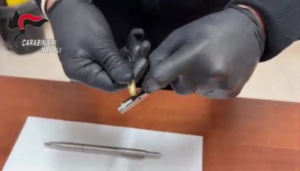 Penne pistola in stile 007, sequestrati arsenale e cocaina nel Napoletano (23.10.25)