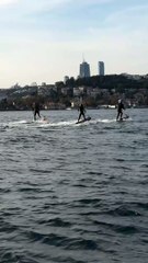 İstanbul Boğazı'nda ünlü mankenin çocuğuyla birlikte jet sörf şovu olay oldu!
