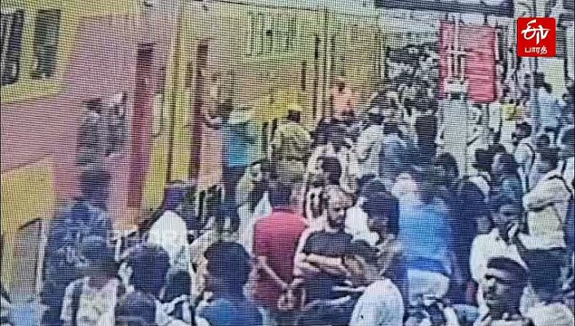 ஓடும் ரயிலில் ஏற முயன்ற போது விபரீதம்: துரிதமாக செயல்பட்ட ரயில்வே போலீசார்!