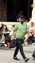 Sokak fotoğrafçısına çarpan vatandaş makinasını kırdı! "Sinirden elim ayağım titriyor"