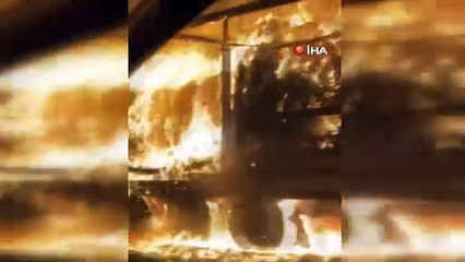 Yalova'da Seyir Halindeki Tır Alevlere Teslim Oldu