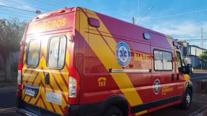 Bombeiros auxiliam idosa de 85 anos que caiu da cama no Bairro Alto Alegre, em Cascavel