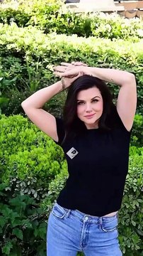 @tiffanithiessen remonte le temps 😍 L’actrice a rejoué sur Instagram ses poses cultes d’il y a plusieurs années… et le résultat bluffe tout le monde ! 🔥 Toujours aussi rayonnante, elle prouve que le temps n’a aucune emprise sur elle. En commentaires,