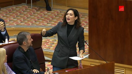 Ayuso sugiere al PSOE poner una placa en Ferraz en la que ponga: "Aceptamos pago en metálico"