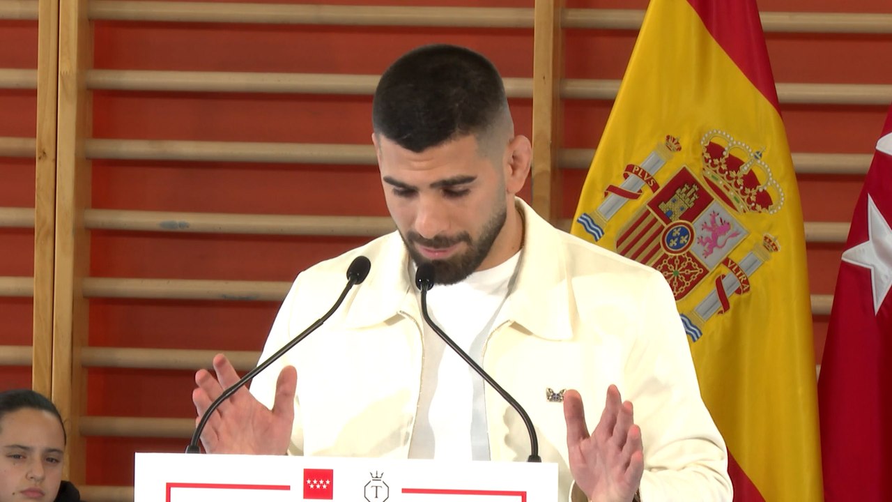 Topuria se emociona al recordar el bullying que sufrió en el colegio y manda un mensaje a los padres