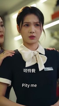After being released from prison, she targeted the wealthy Xiao family for revenge, pretending to be weak and pitiful, wandering between the father and son, watching them turn against each other, and then she sneered and left #PopularShortDrama #BossyCEO
