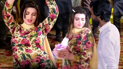 Tukur Tukur Dekhte Ho Kya , Urwa Khan, Bollywood Song Dance , Best Performances,S Studio 2025