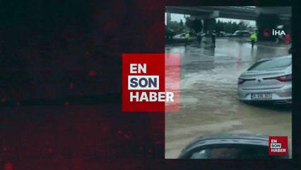 Antalya’da sağanak sonrası çöken yola araç düştü