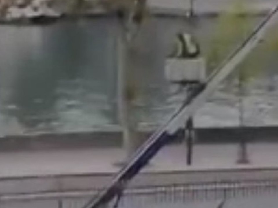 Louvre-Diebe: Neues Video von der Flucht aufgetaucht