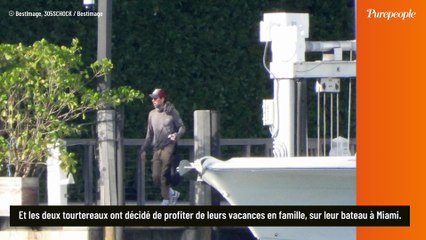 Enrique Iglesias et Anna Kournikova, enceinte et casquette sur la tête, passent du bon temps avec leurs trois enfants