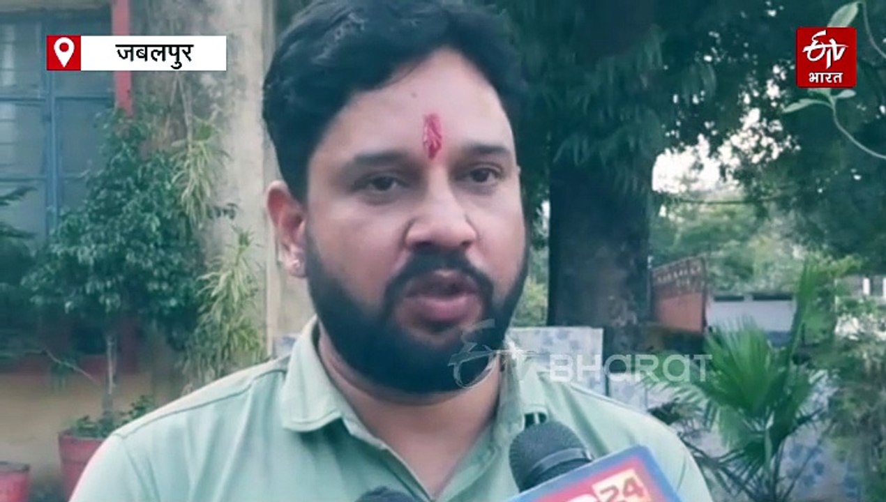 पति ने पत्नी पर लगाया बेटे के धर्म परिवर्तन का आरोप, दंपत्ति का तलाक को लेकर चल रहा केस