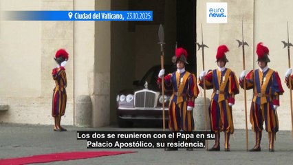 El rey Carlos se reúne con el Papa León XIV en el Vaticano y rezan juntos por primera vez
