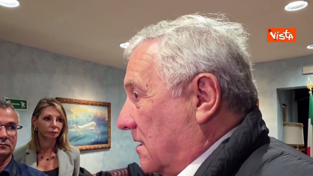 Tajani accoglie studenti di Gaza a Ciampino: Obiettivo è formare futura classe dirigente palestinese