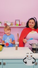 Chaos in the kitchen? Not with these mom hacks! 👩‍🍳😅 #kitchenhacks #parenting