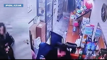 “Sugnu u marito, mi putiti attaccari”: violenza sulla moglie malata a Catania. Le immagini dell'aggressione registrate dalle telecamere