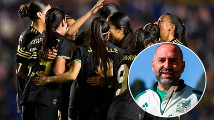 Pedro López, DT de la selección mexicana femenil, admite que "la afición fue importante para lograr la victoria de la selección"