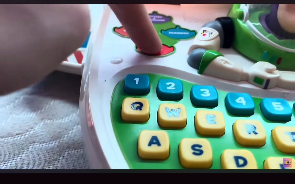 Vtech buzz lightyear star command laptop
