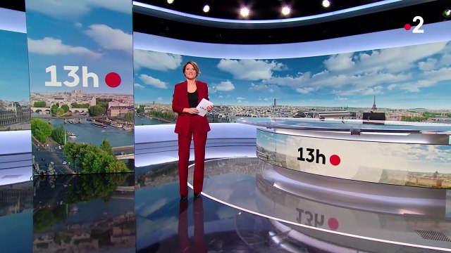 Les premières secondes du 13 Heures de France 2 présenté par Mélanie Taravant ce jeudi 23 octobre 2025