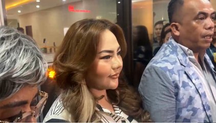 Momen Lisa Mariana Tiba di Gedung Bareskrim Polri