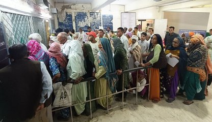 जिला अस्पताल में मरीजों की भीड़, लग रही लंबी लाइन