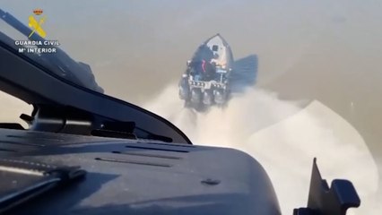 Impresionante persecución de una narcolancha con 1700 kilos de hachís frente a Cádiz: "¡Para, para!"