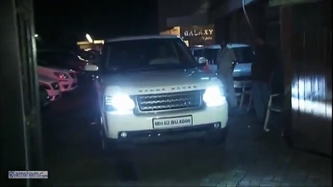 OMG! 👀 Lulia Vantur spotted at Salman Khan’s balcony late at night, the internet can’t stop talking!   #glamsham #luliavantur #salmankhan #bollywoodbuzz #celebrityspotting #latenight #omgmoment  glamsham, lulia vantur, salman khan, bollywood buzz, celebr