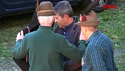 Funerali Pamela Genini, bara bianca arriva in chiesa a Strozza