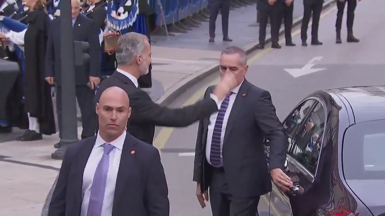 La familia real llega la ceremonia de entrega de los Premios Princesa de Asturias