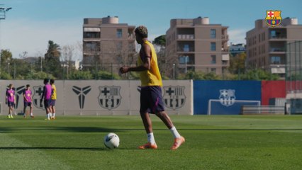 Entrenamiento completo del FC Barcelona previo al Clásico