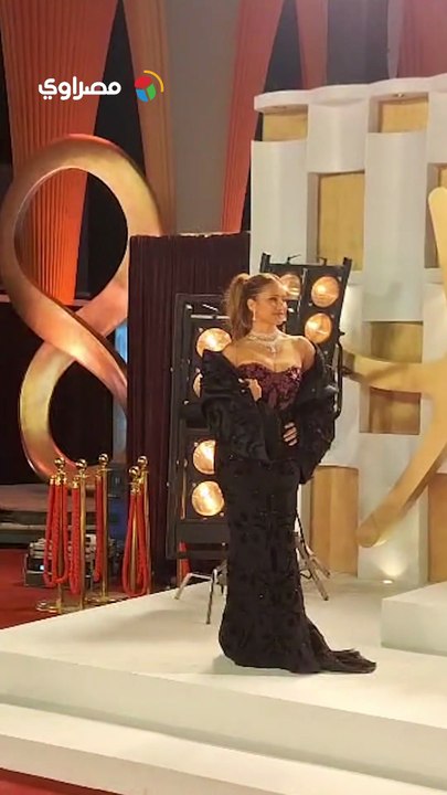 حضور مبهر لنيللي كريم ونسرين أمين على ريد كاربت ختام مهرجان الجونة السينمائي