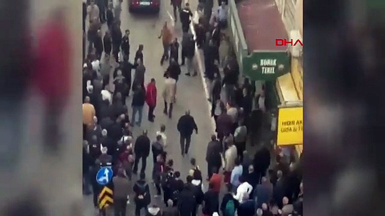 Restoranda başlayan kavga sokağa taştı; ortalık savaş alanına döndü!