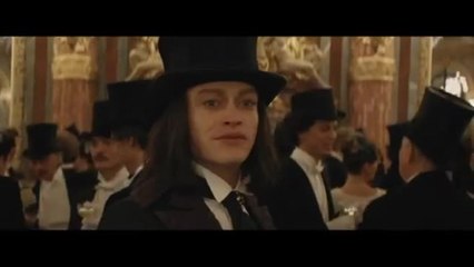 Luc Besson: il mio Dracula, dandy, coraggioso, romantico, elegante