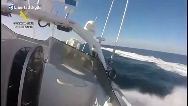 La Guardia Civil intercepta una narcolancha con 1.700 kilos de hachís tras una espectacular persecución