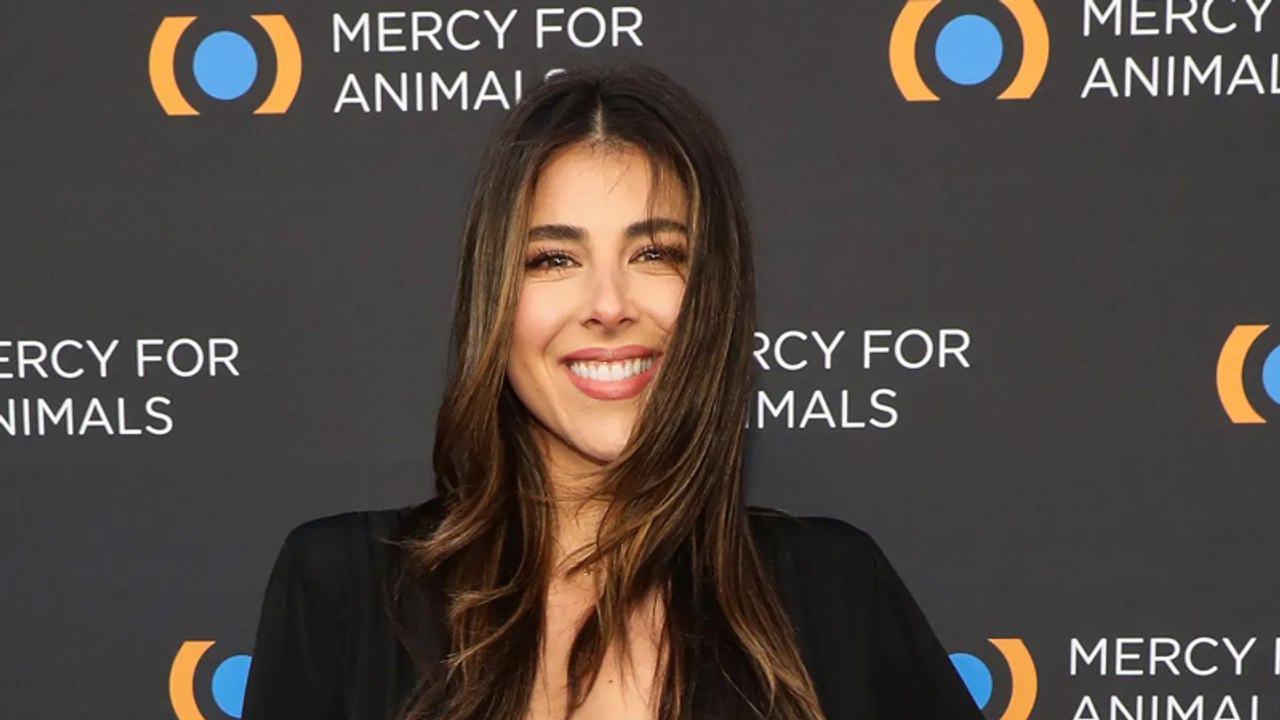 'Victorious' Spinoff 'Hollywood Arts' Starring Daniella Monet Coming to Netflix | THR News Video