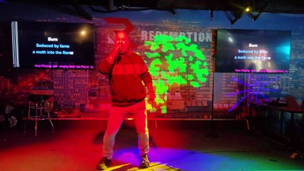 METALLICA - MOTH INTO THE FLAME (PERFORMED LIVE AT THE REDEMPTION)