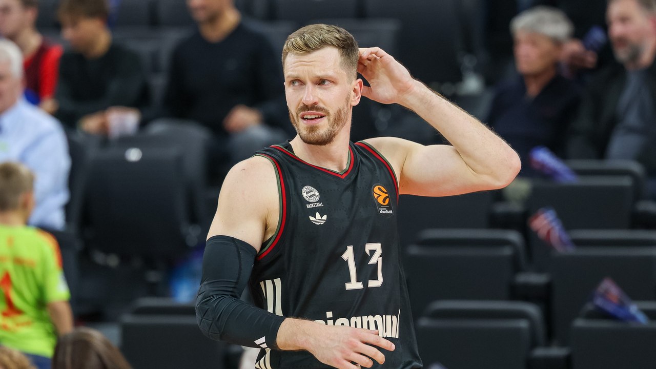 Krachende Dunks und Dreierregen: Piräus überrollt überforderte Bayern