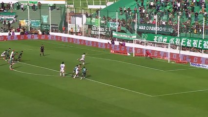 Di María le dio el triunfo a Rosario Central ante Sarmiento, por 1  a0, con este gol de penal
