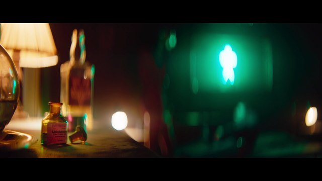 Terminal Film Extrait - Elle fait un pacte avec le diable - Margot Robbie, Simon Pegg