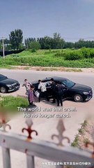 🍞🔥 Once He Fed a Beggar Boy… 10 Years Later That Boy Became the Richest Man Alive 😱💰