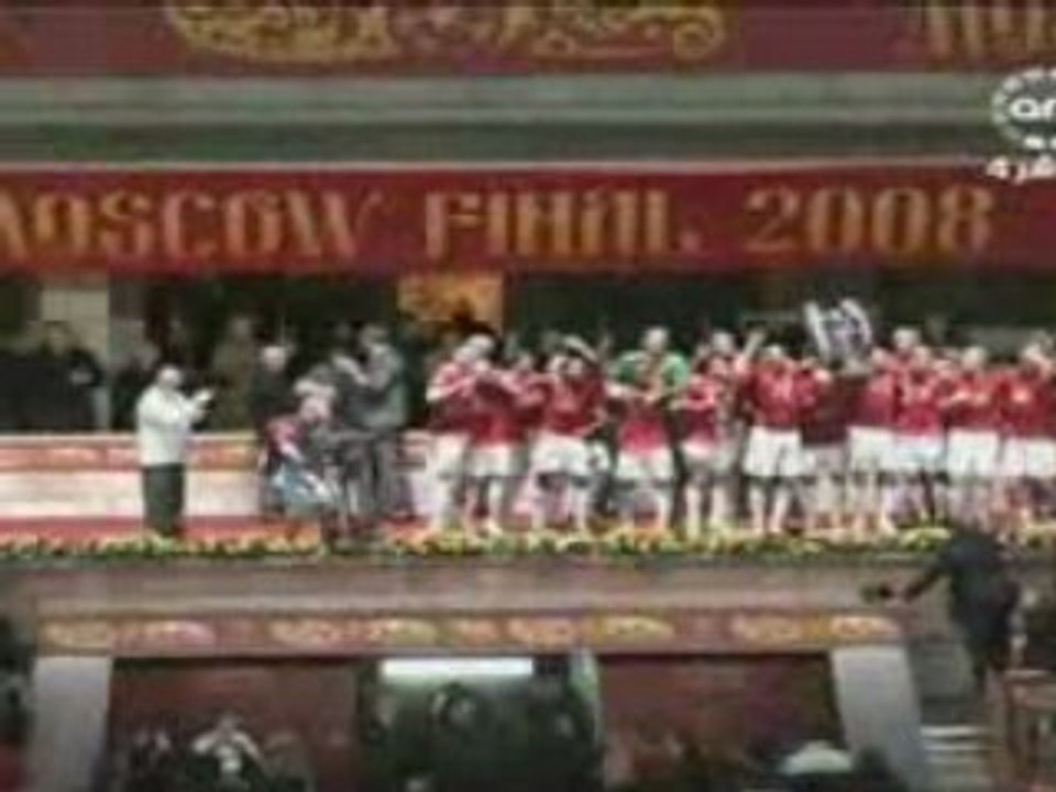 pee lift the  trophy