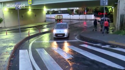 Şiddetli yağış sonrası Bakırköy'de alt geçidi su bastı