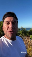 Γιώργος Μαζωνάκης: Κάνει τζόκινγκ και αδράζει τη μέρα του πλάι στη θάλασσα - Το νέο του βίντεο