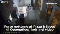 Furto notturno al 'Pizza & Tacos' di Cesenatico: i ladri nel video
