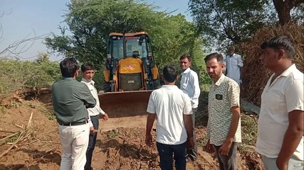 बिरकड़ी गांव में खेतों के आम रास्ते से हटाया अतिक्रमण, ग्रामीणों ने तहसीलदार का जताया आभार