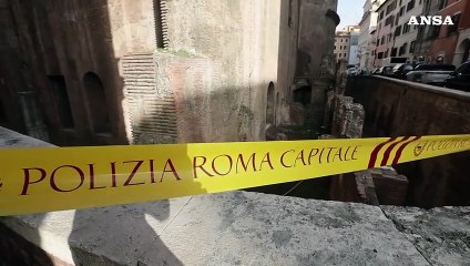 Cade dal muro perimetrale del Pantheon, muore turista a Roma