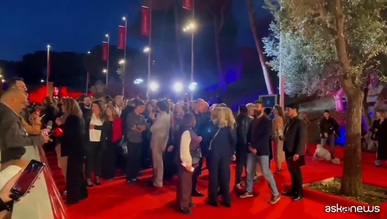 Sul red carpet della Festa del Cinema la protesta contro i tagli