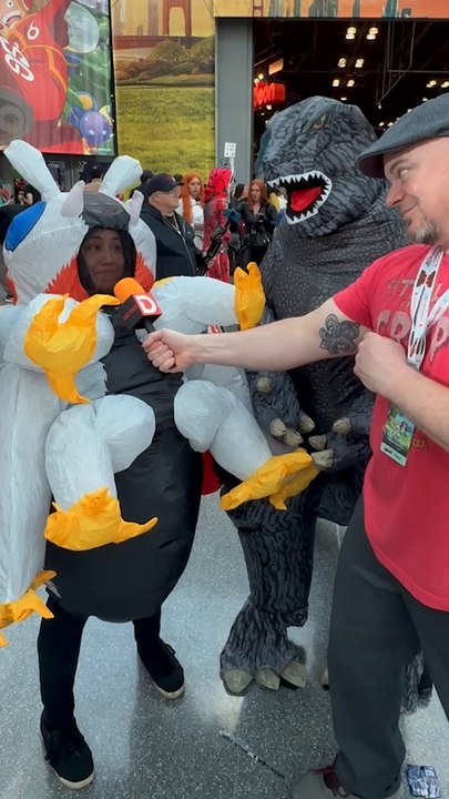 New York Comic Con Cosplayers Are Streaming 'One Piece,' 'Gilmore Girls' & More