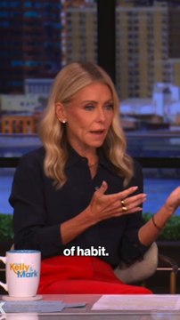 Kelly Ripa Jokes That She and Mark Consuelos Are Like The Herpes of Vacation