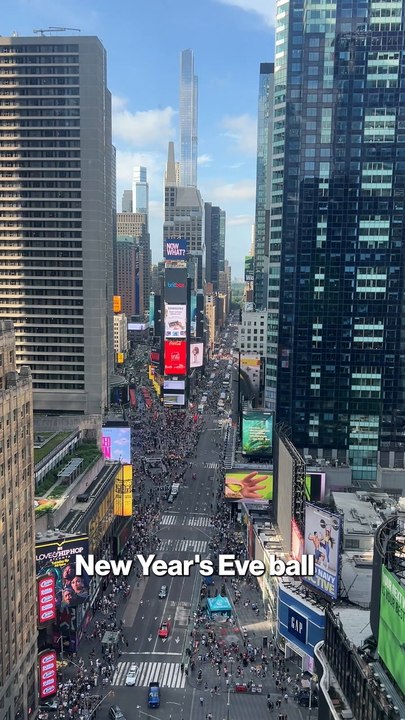 'Happy Gilmore 2' Takes Over Times Square