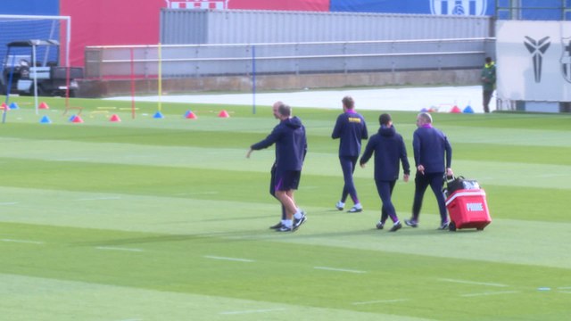 Entrenamiento FC Barcelona: Raphinha es baja para el Clásico y Koundé se entrena con el grupo antes de viajar a Madrid